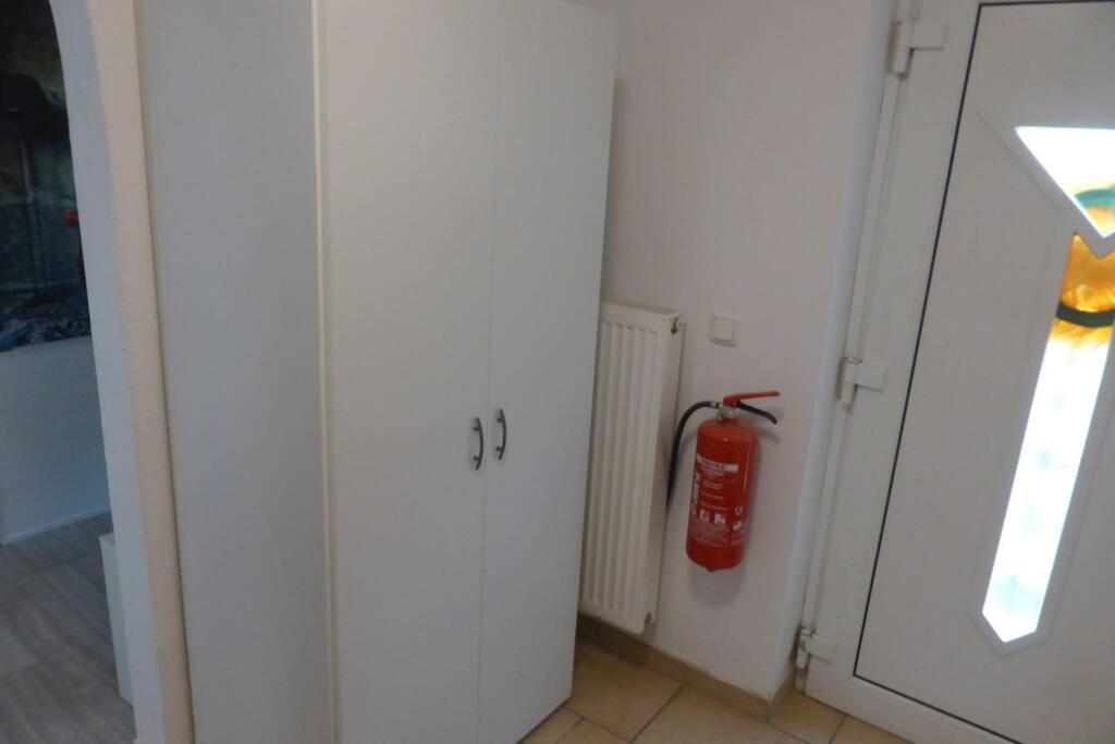 Emmerthal Wunderschone Komplett Neu Eingerichtete Wohnung מראה חיצוני תמונה